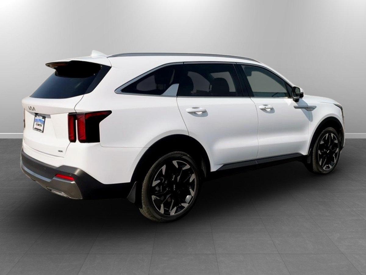 Used 2025 Kia Sorento EX AWD/4WD image 7