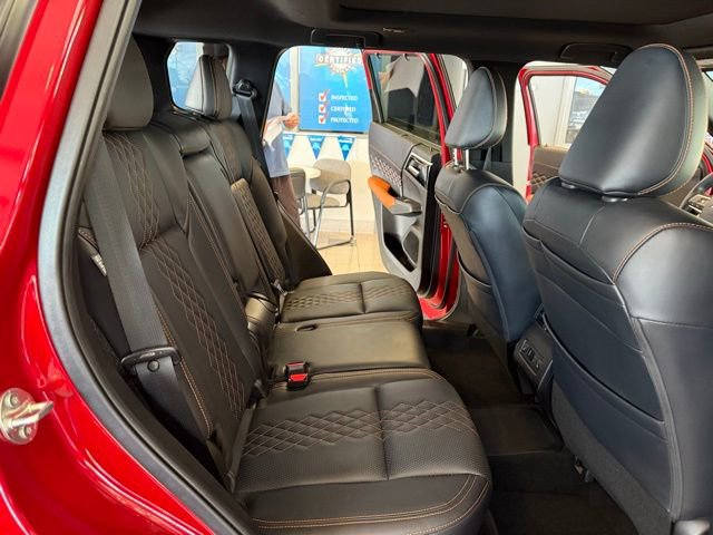 Used 2023 Mitsubishi Outlander SEL image 24