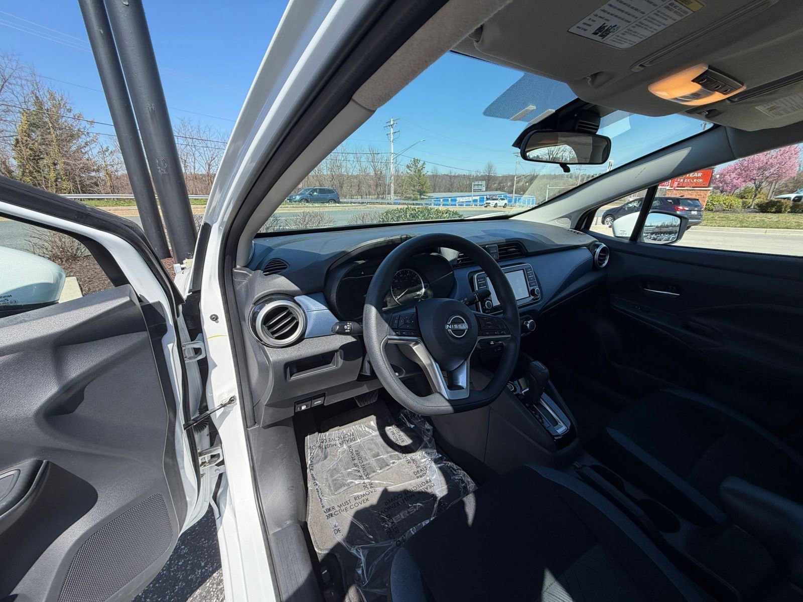 Used 2025 Nissan Versa SV image 36