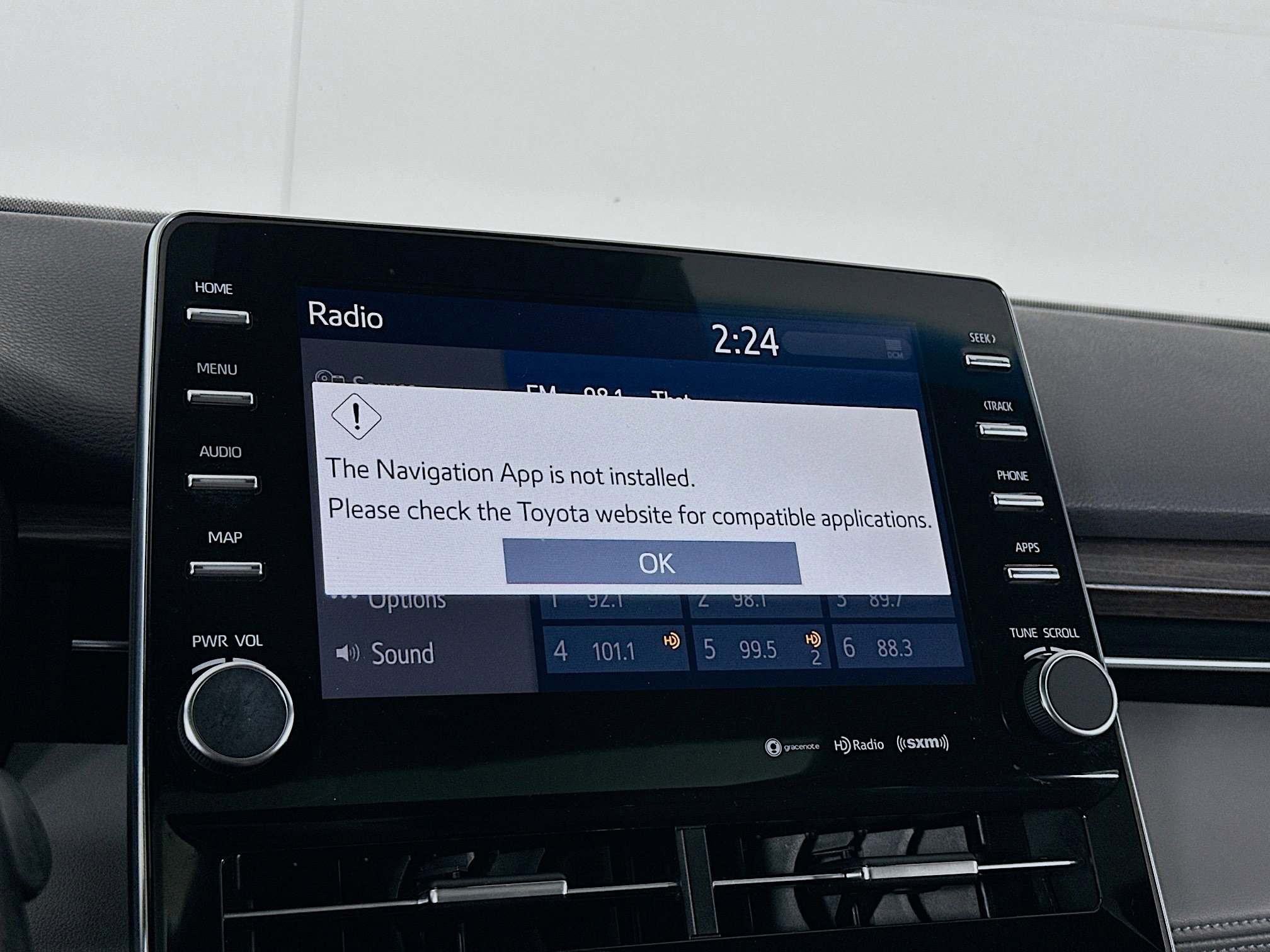 Used 2019 Toyota Avalon XLE w/ Moonroof Package FWD image 21