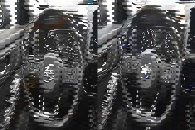 Used 2023 Nissan Rogue SL w/ SL Premium Package image 26