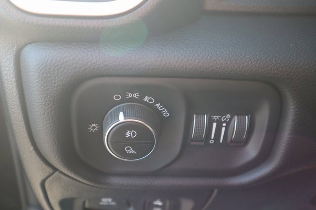 New 2026 RAM 1500 4x4 Crew Cab image 8