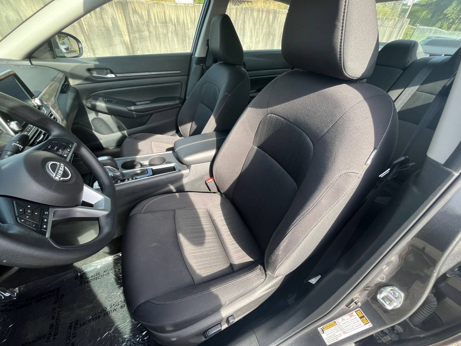 Used 2025 Nissan Altima 2.5 SV FWD image 32