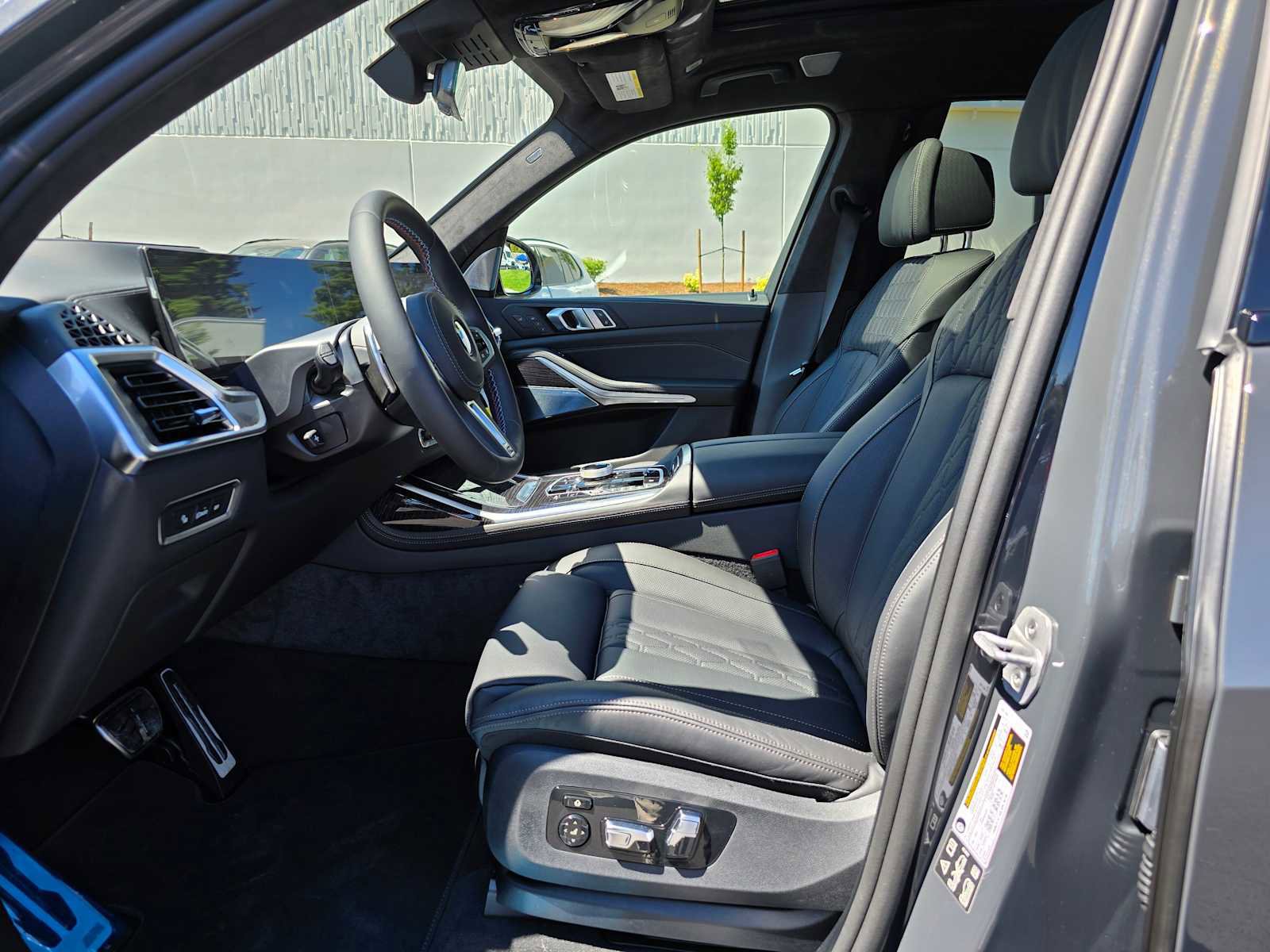 New 2026 BMW X7 M60i image 22