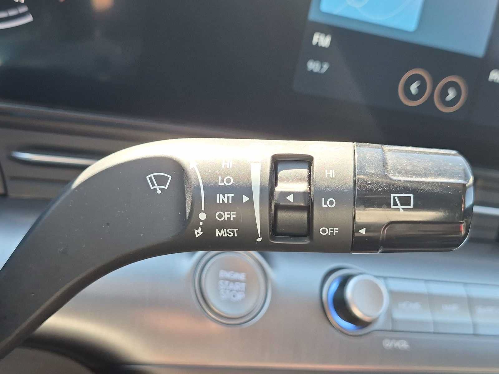 Certified 2025 Hyundai Kona SEL AWD/4WD image 25