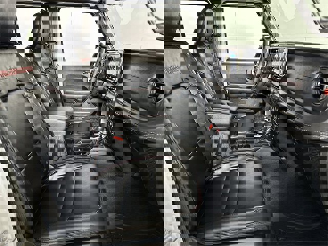 Used 2025 Jeep Gladiator Rubicon w/ Convenience Group image 29