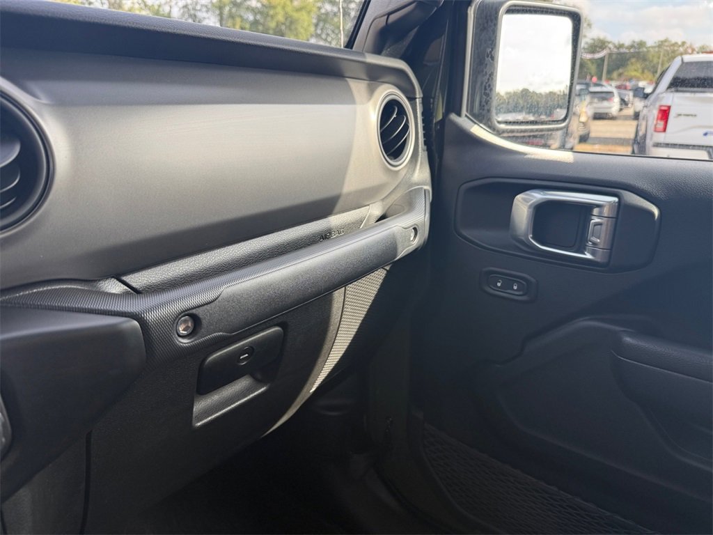 Used 2022 Jeep Gladiator Sport image 24