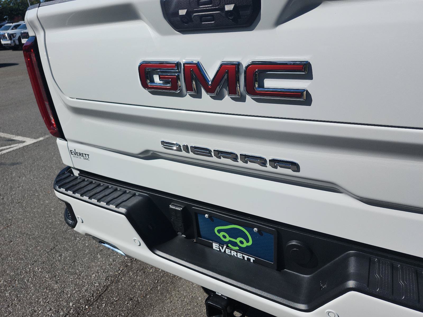 Certified 2025 GMC Sierra 1500 AT4 w/ AT4 Premium Package AWD/4WD image 4