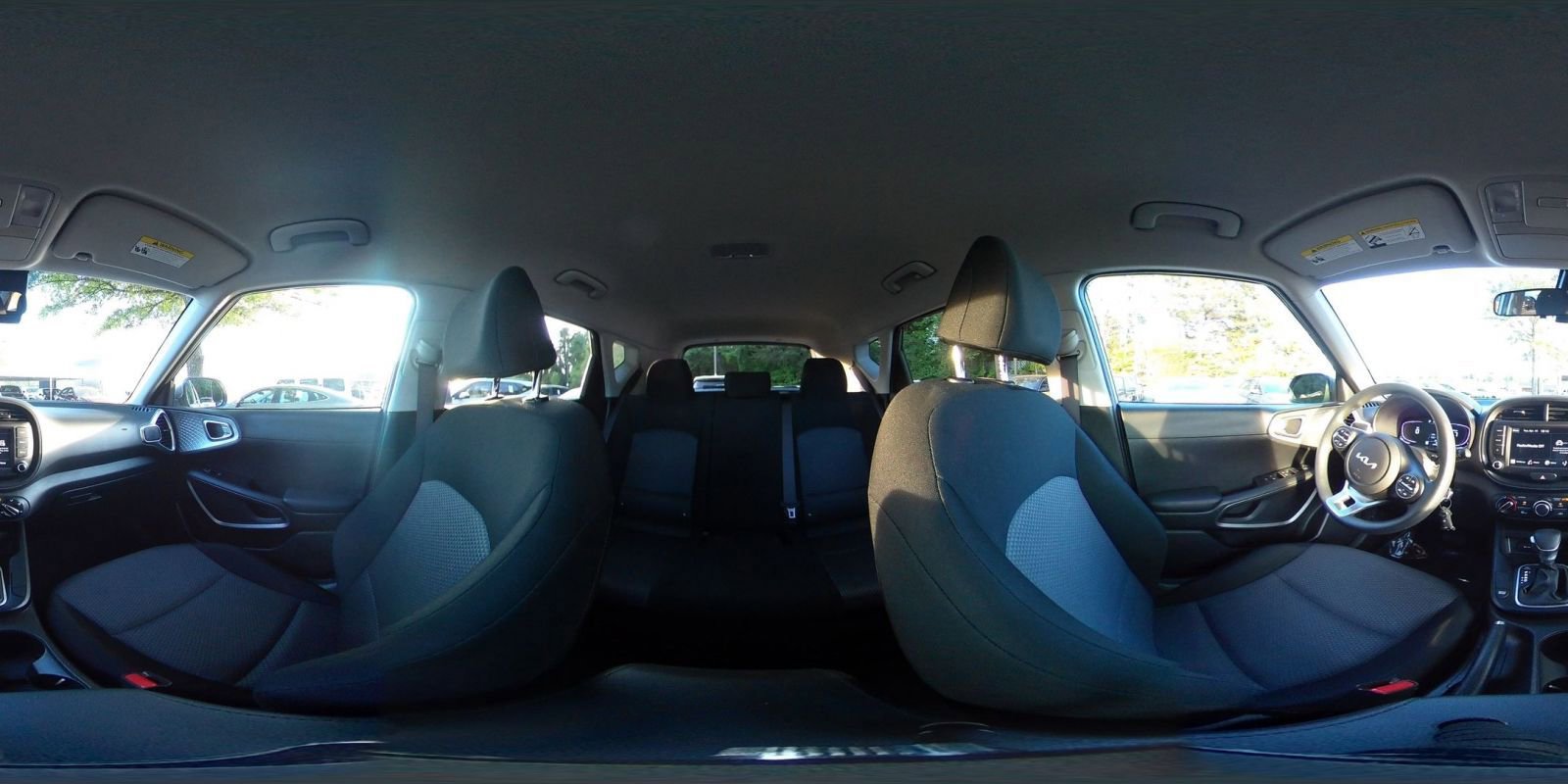 Used 2025 Kia Soul LX w/ LX Technology Package FWD image 42