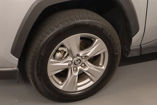 Used 2025 Toyota RAV4 XLE AWD/4WD image 7