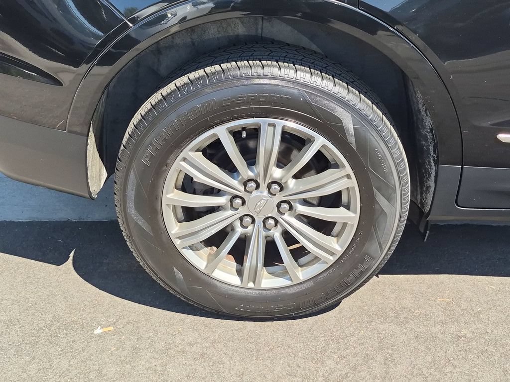 Used 2018 Cadillac XT5 Luxury w/ Driver Awareness Package FWD image 29