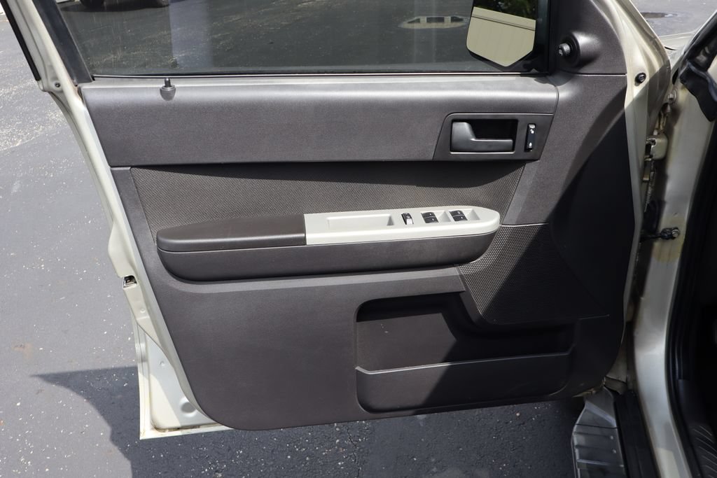 Used 2010 Ford Escape XLT FWD image 17