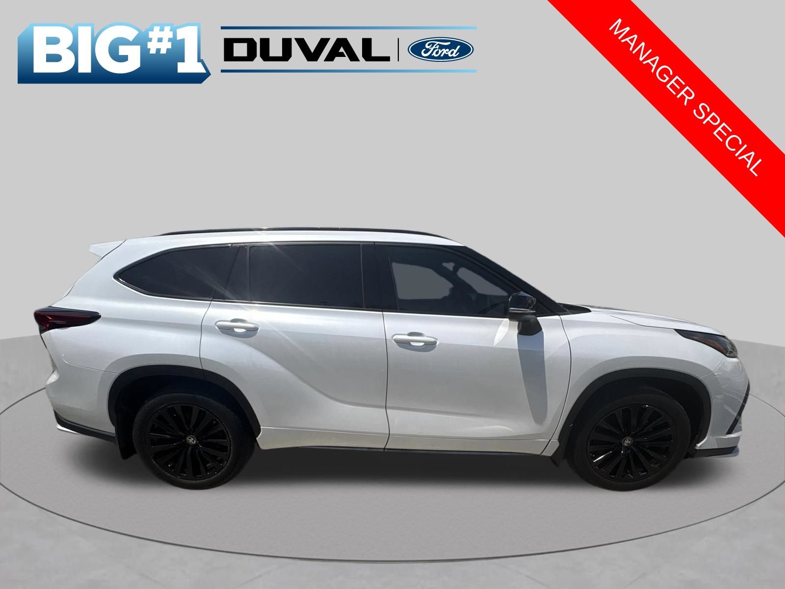 Used 2023 Toyota Highlander XSE FWD image 4