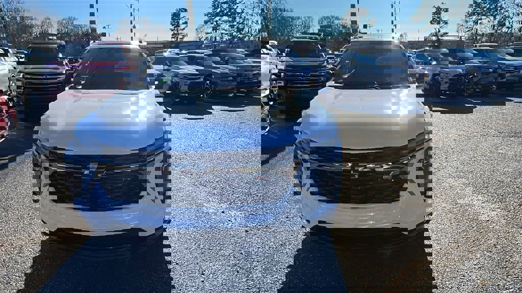 New 2026 Chevrolet Trax RS w/ Sunroof Package image 2