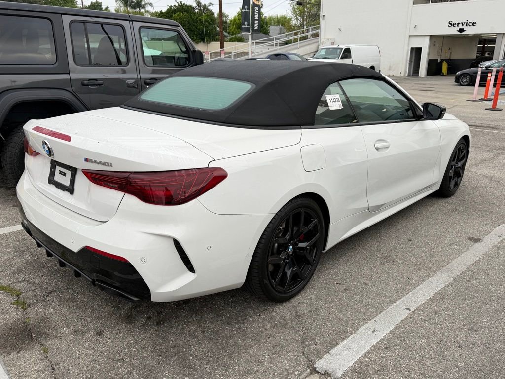 Used 2025 BMW M440i Convertible w/ Premium Package image 4