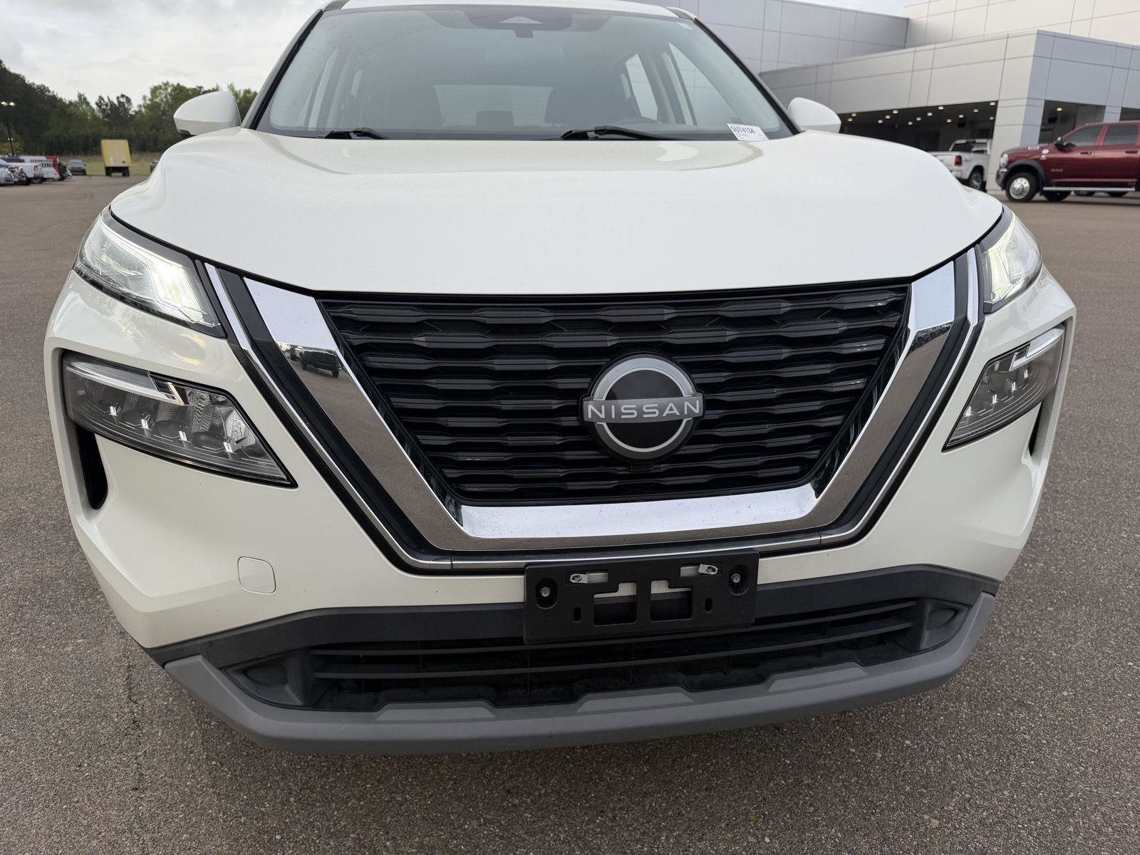 Used 2022 Nissan Rogue SV image 24