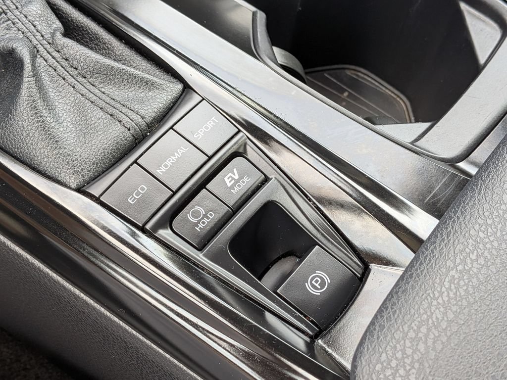 Used 2025 Toyota Camry SE FWD image 26