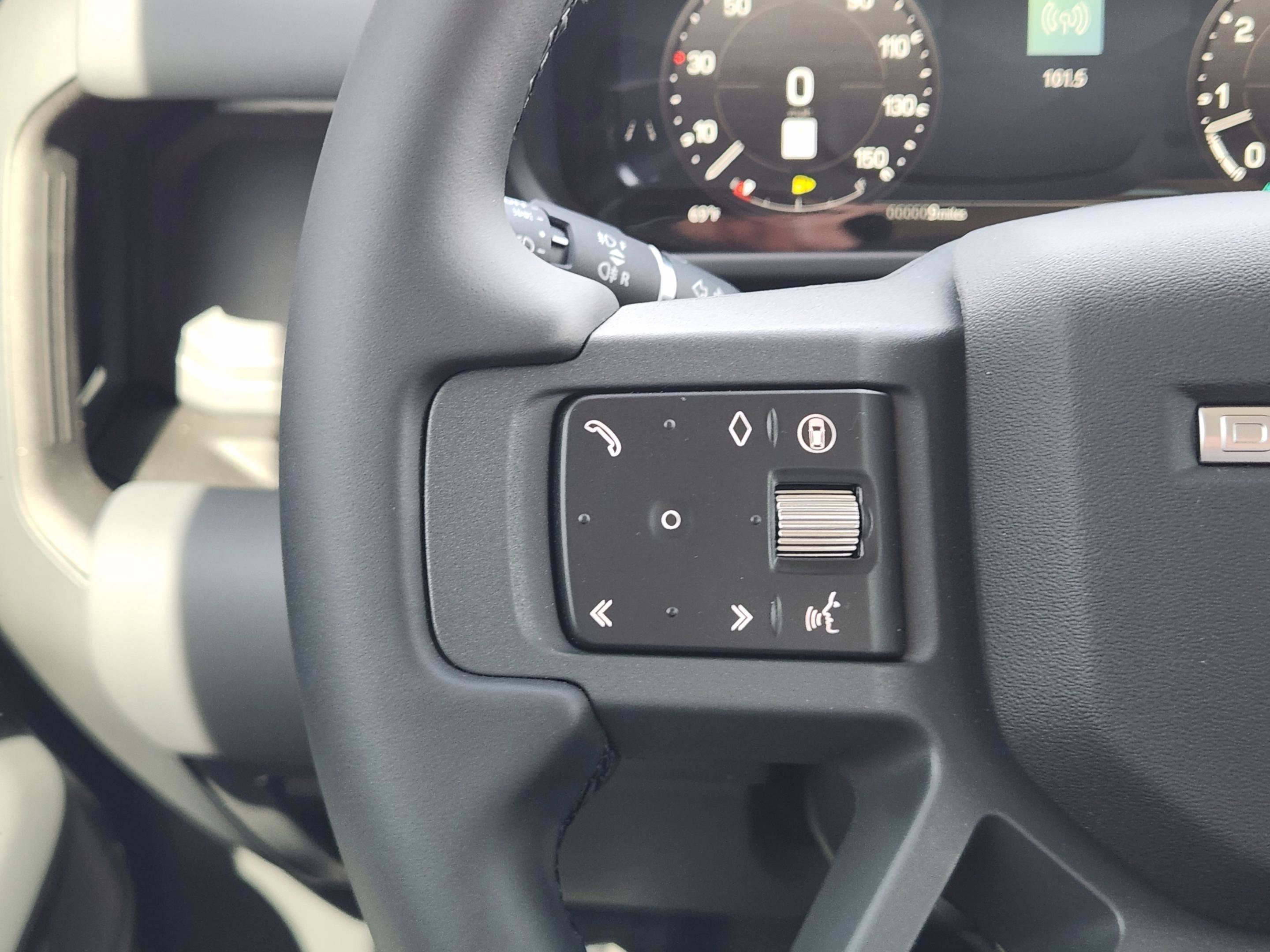 New 2026 Land Rover Defender 130 X-Dynamic SE AWD/4WD image 23