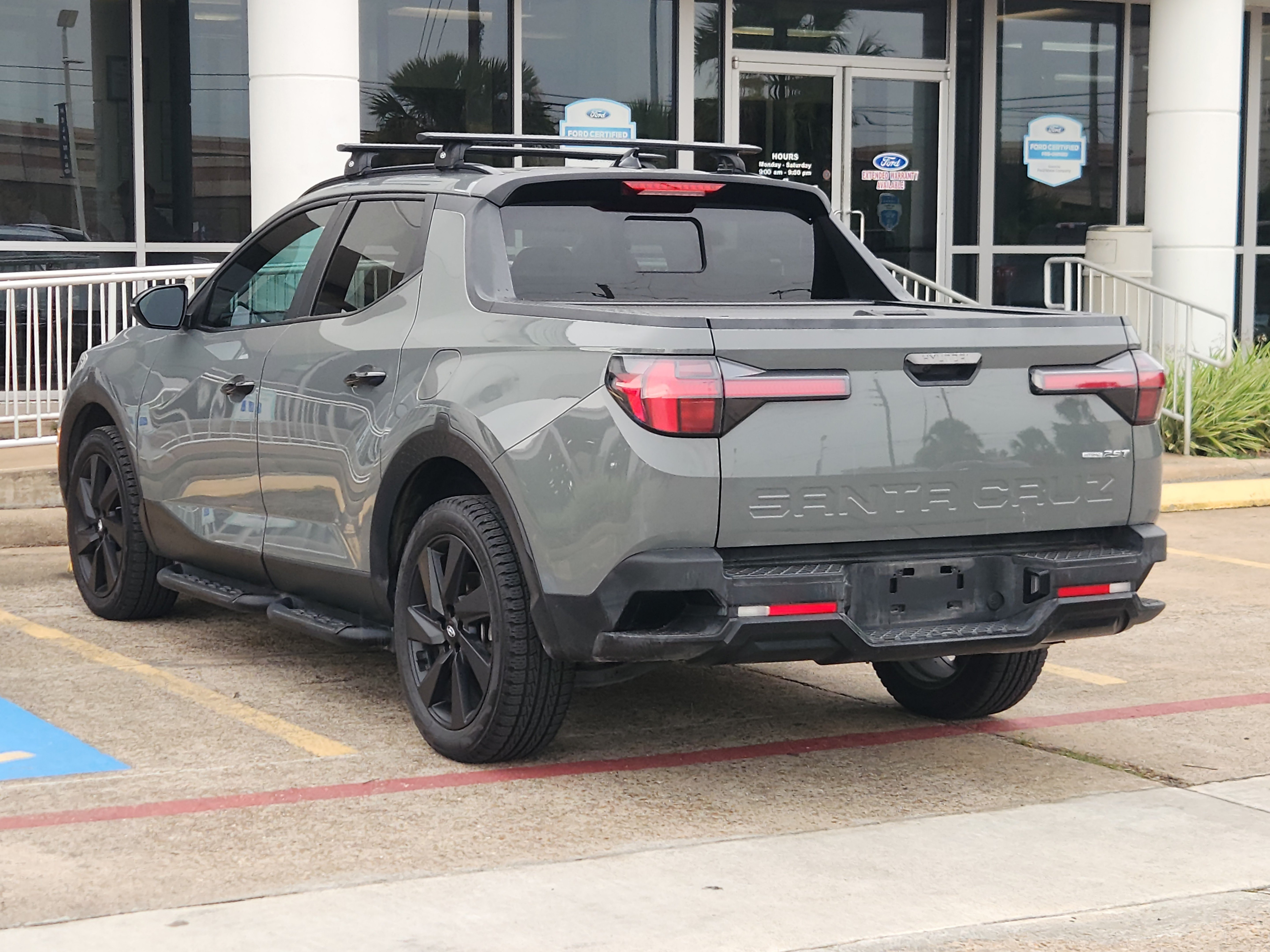 Used 2023 Hyundai Santa Cruz Night AWD/4WD image 3