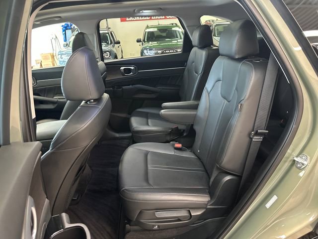 Used 2025 Kia Sorento SX AWD/4WD image 6