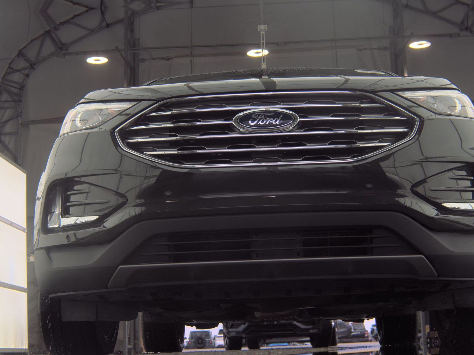 Used 2023 Ford Edge Titanium w/ Class II Trailer Tow Package AWD/4WD image 3