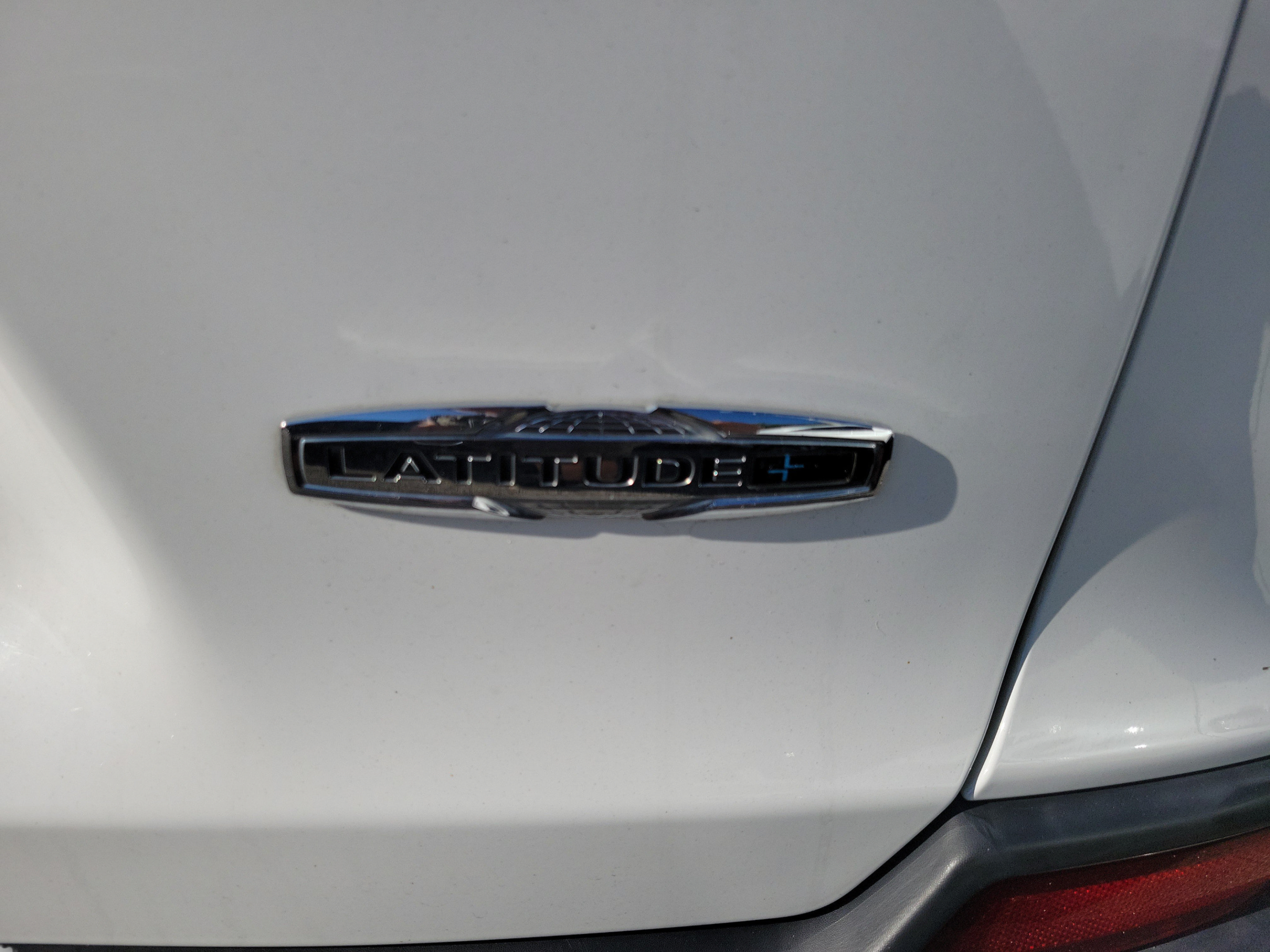 Used 2020 Jeep Cherokee Latitude Plus w/ Cold Weather Group FWD image 14