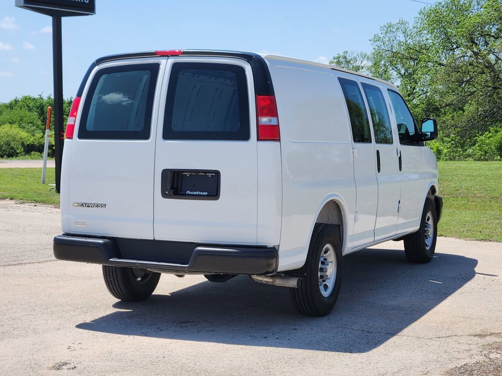 Used 2025 Chevrolet Express 2500 w/ Driver Convenience Package RWD image 7