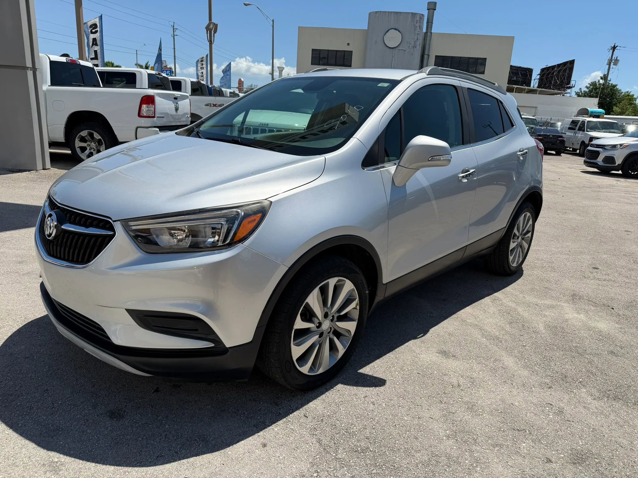 Used 2017 Buick Encore Preferred FWD image 1