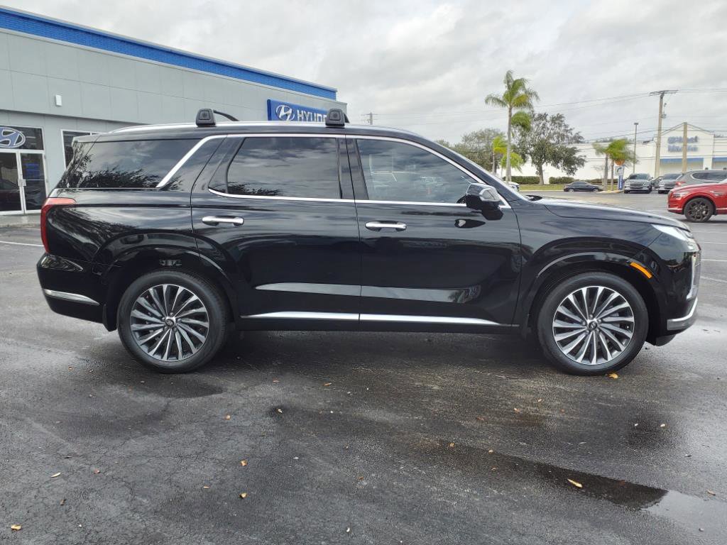 Used 2024 Hyundai Palisade Calligraphy image 4