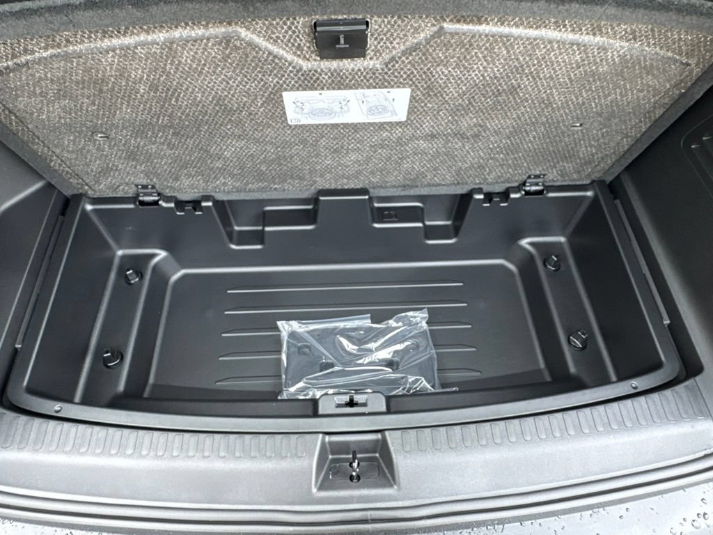 New 2026 Chevrolet Traverse LT w/ Sun and Wheel Package AWD/4WD image 11