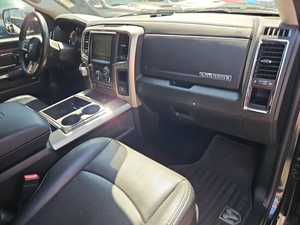 Used 2015 RAM 1500 Laramie w/ Convenience Group AWD/4WD image 17