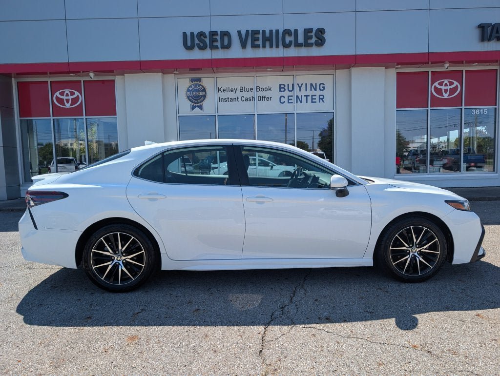 Certified 2024 Toyota Camry SE FWD image 8