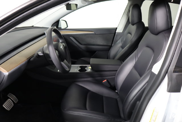 Used 2023 Tesla Model Y Performance AWD/4WD image 11