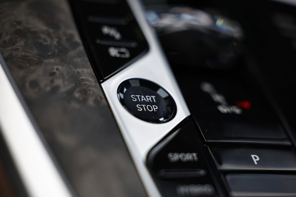 New 2026 BMW X5 xDrive50e w/ Executive Package image 40