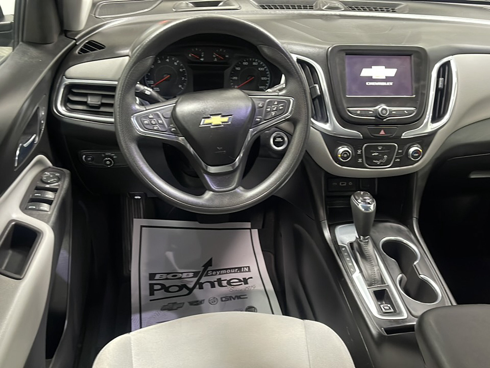 Used 2020 Chevrolet Equinox LS w/ LS Convenience Package FWD image 3