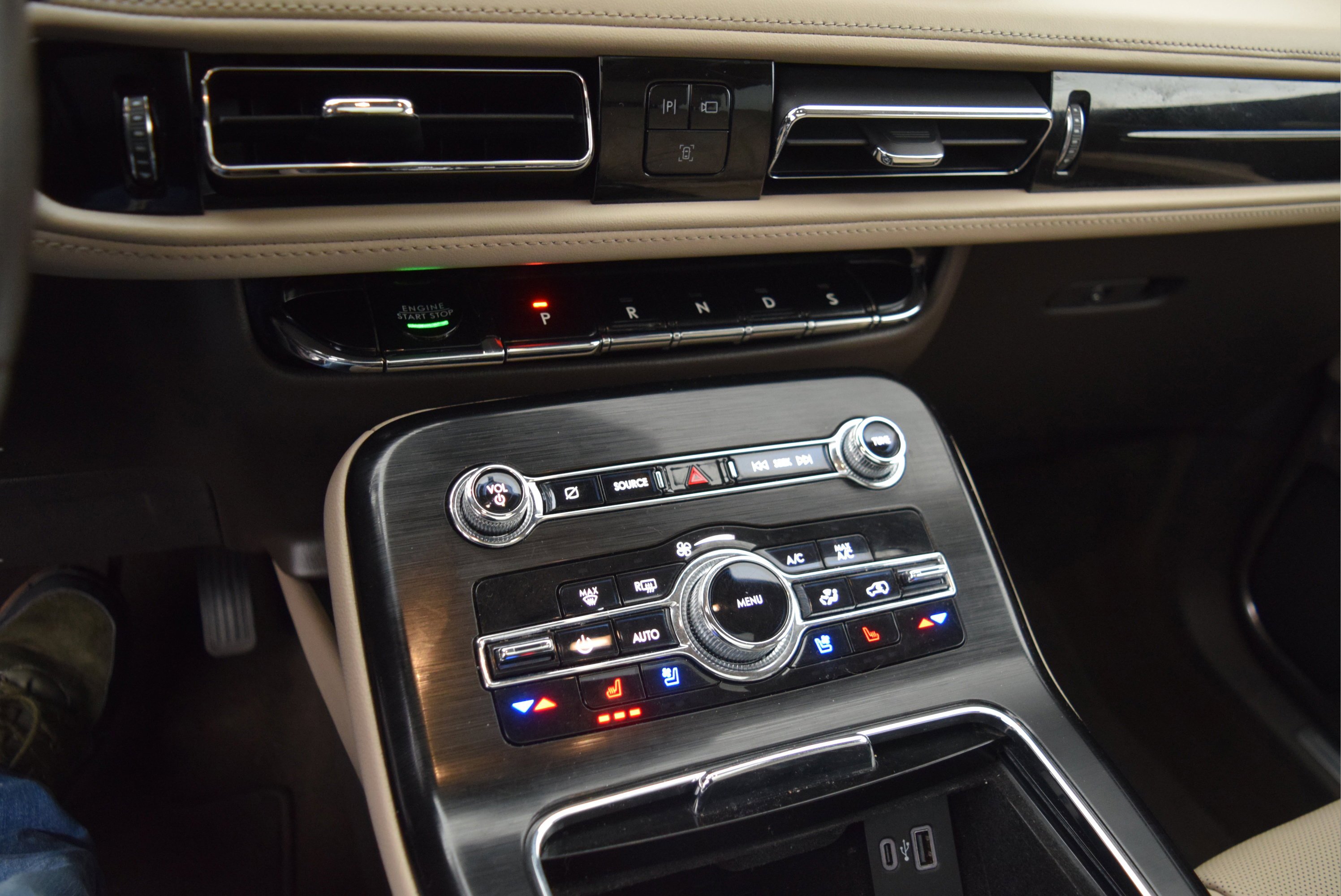 Used 2021 Lincoln Nautilus Reserve w/ Monochromatic Package image 15