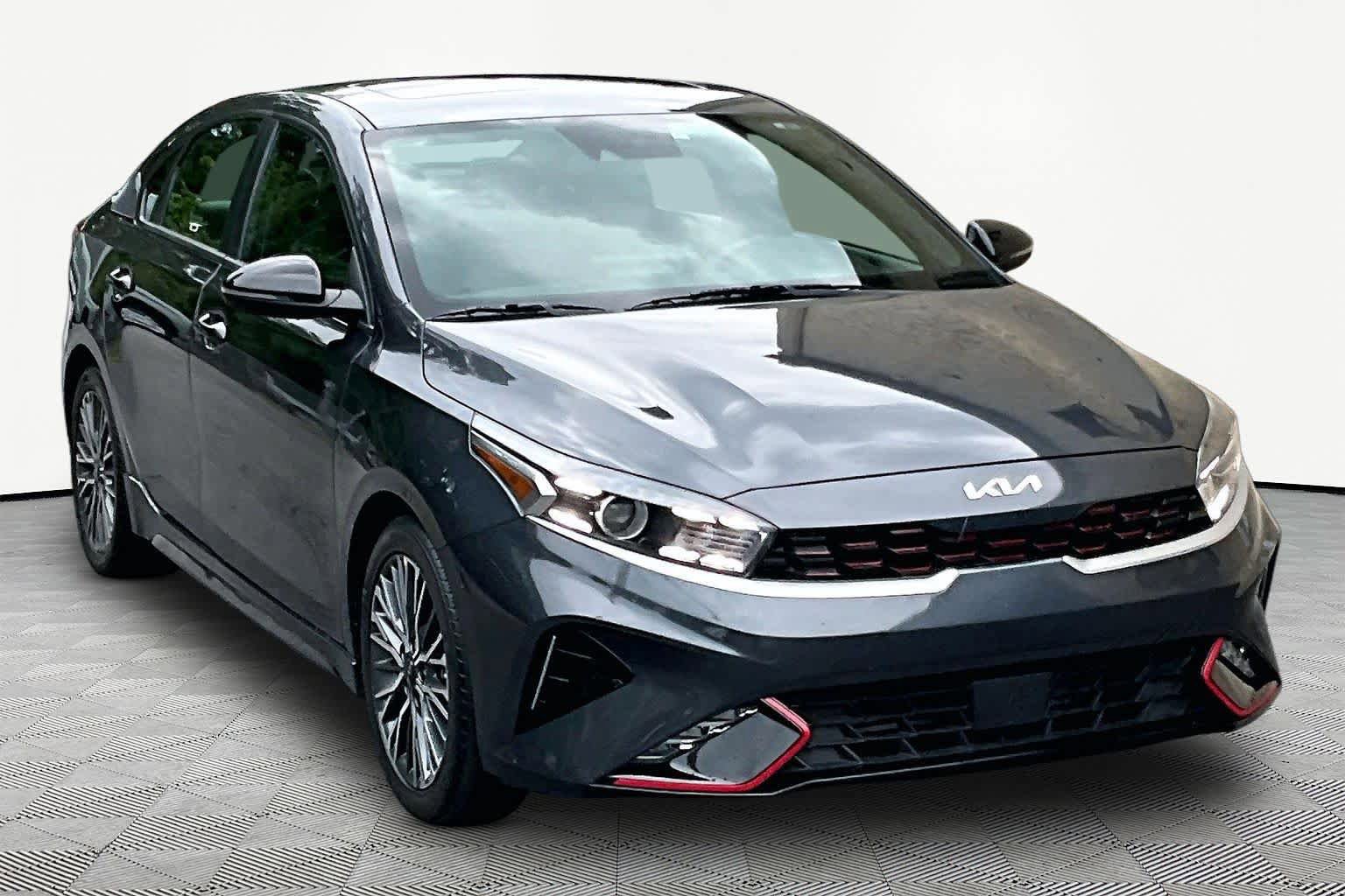 Used 2023 Kia Forte GT-Line w/ GT-Line Premium Package FWD image 3