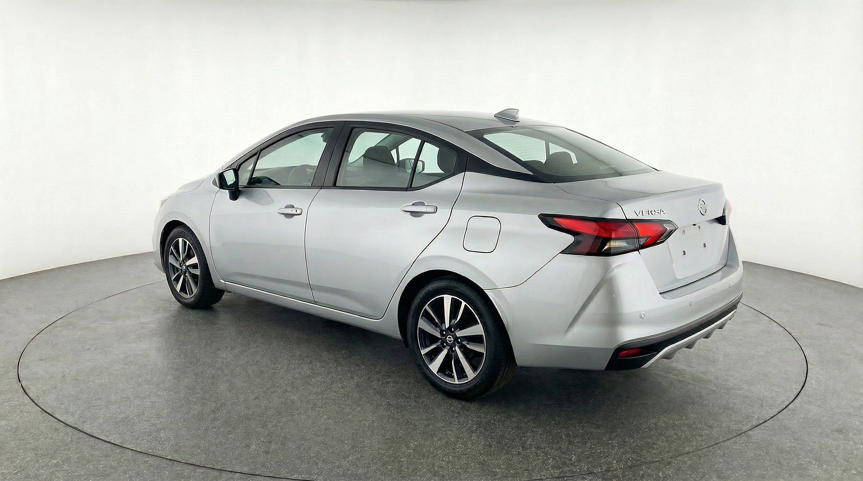Used 2025 Nissan Versa SV FWD image 6