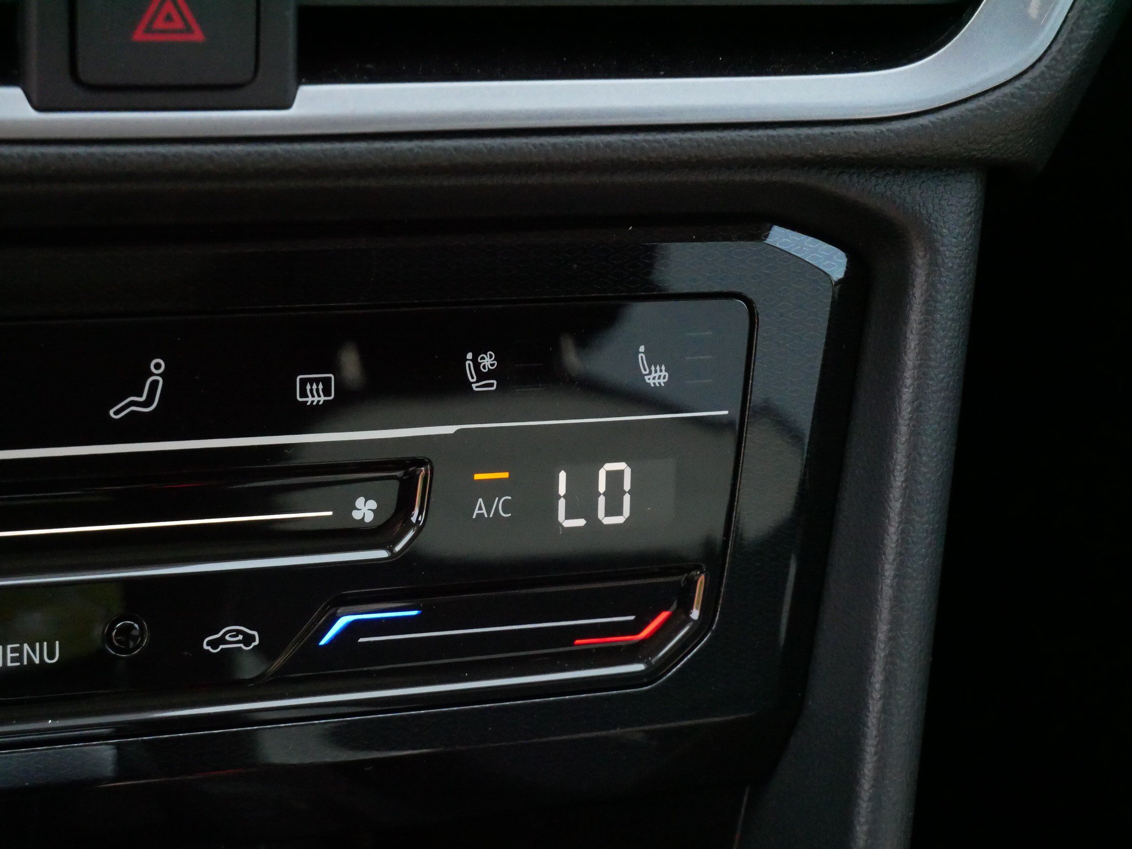 Certified 2025 Volkswagen Taos SEL AWD/4WD image 30