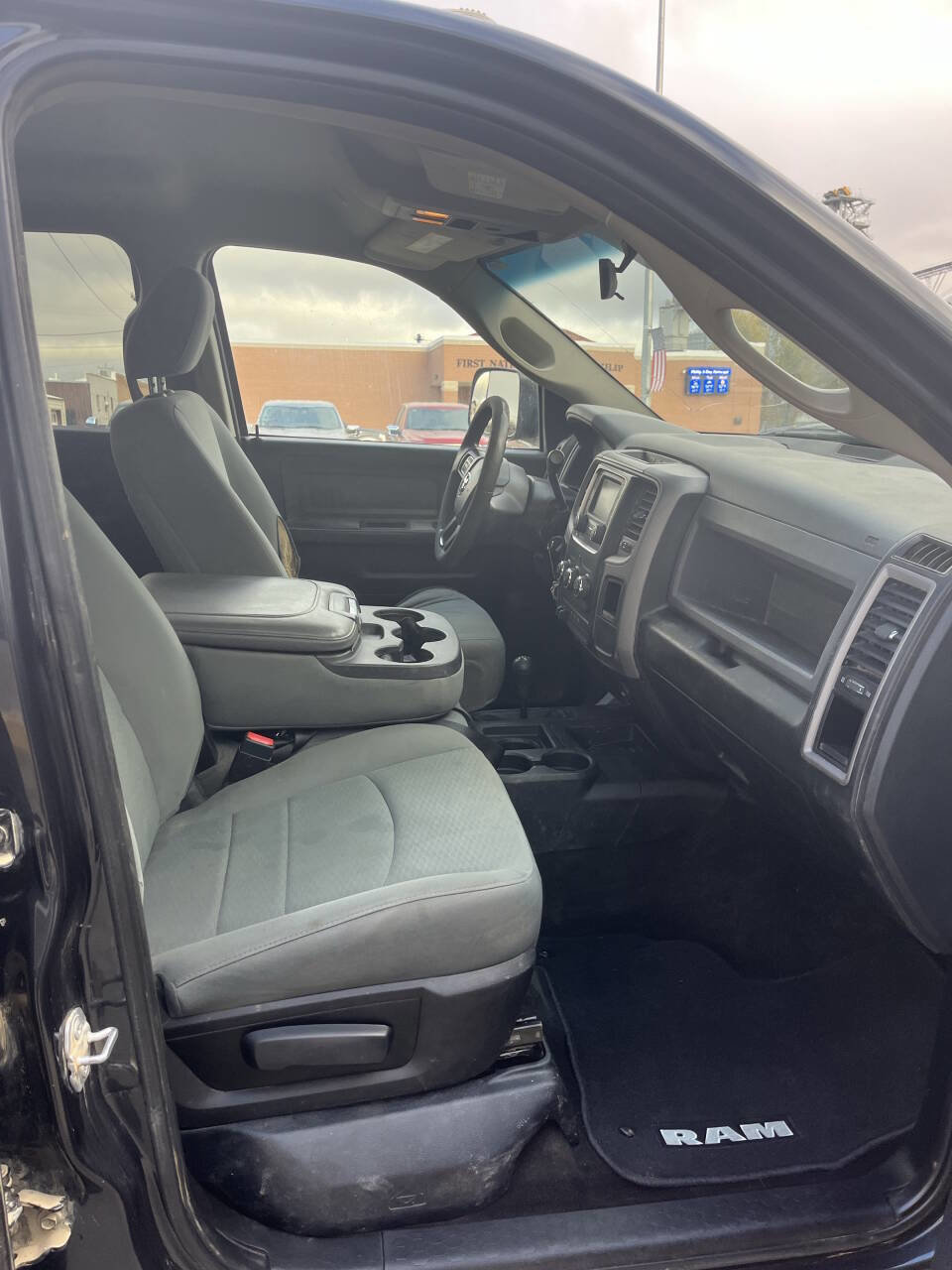 Used 2017 RAM 3500 Tradesman w/ Chrome Appearance Group image 6