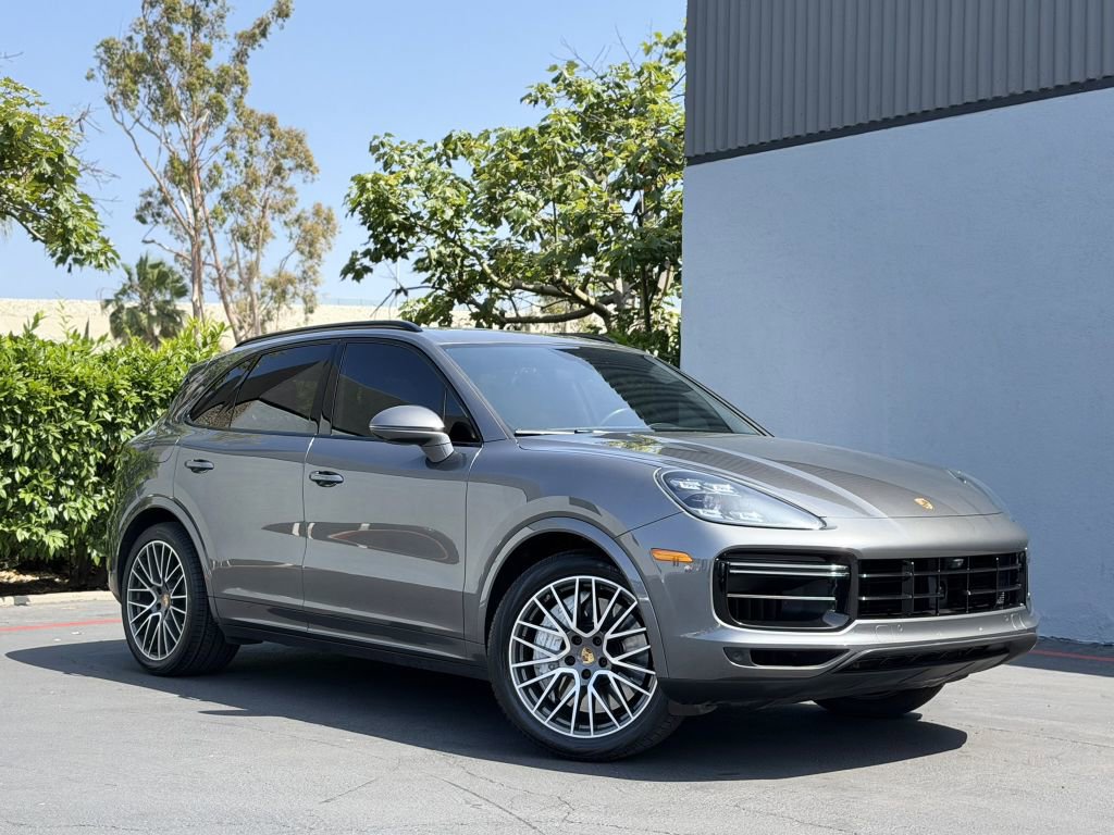Used 2021 Porsche Cayenne Turbo AWD/4WD image 2