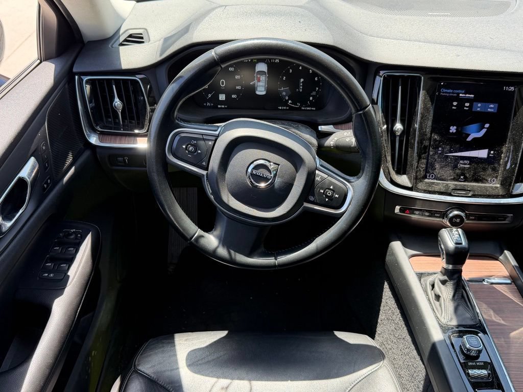 Used 2021 Volvo S60 T5 Momentum FWD image 9