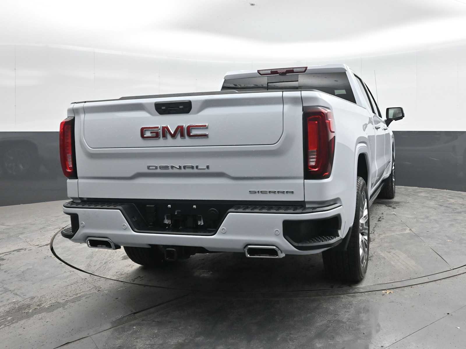 New 2026 GMC Sierra 1500 Denali w/ Denali Reserve Package AWD/4WD image 9