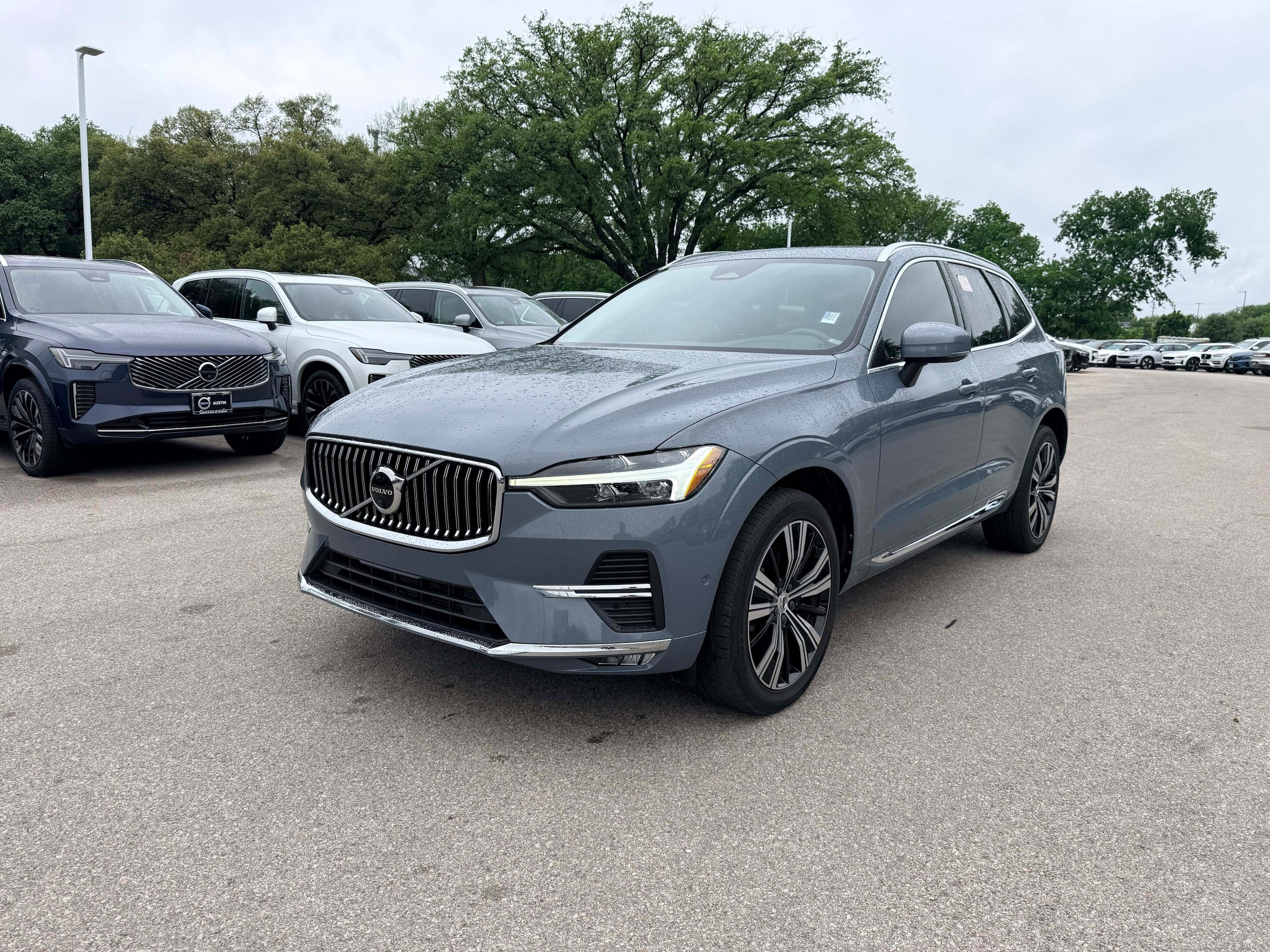 Certified 2023 Volvo XC60 B5 Plus FWD image 2