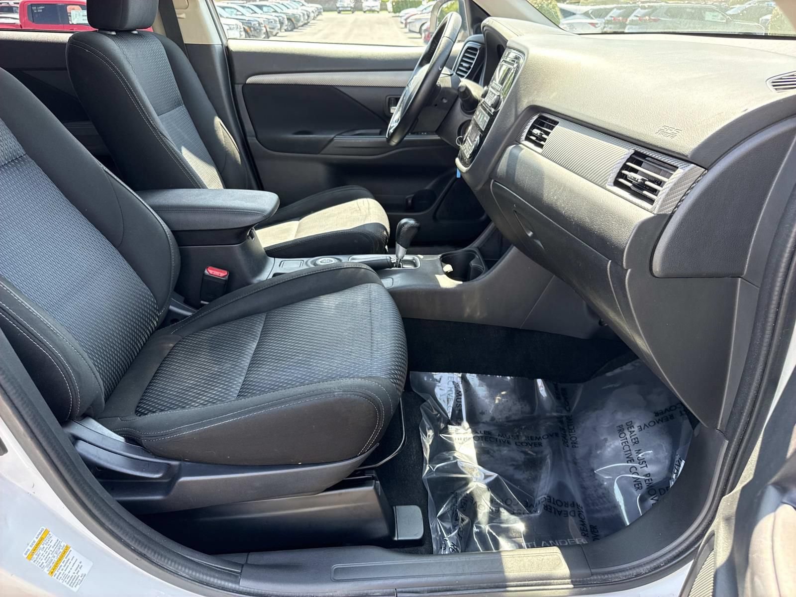 Used 2016 Mitsubishi Outlander ES AWD/4WD image 24
