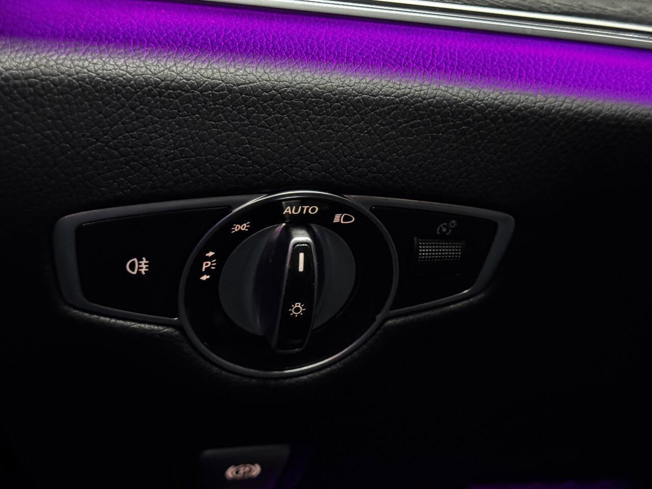 Used 2020 Mercedes-Benz E 350 Sedan image 29