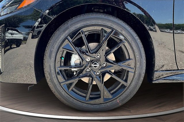 New 2025 Nissan Sentra SR w/ Midnight Edition image 13