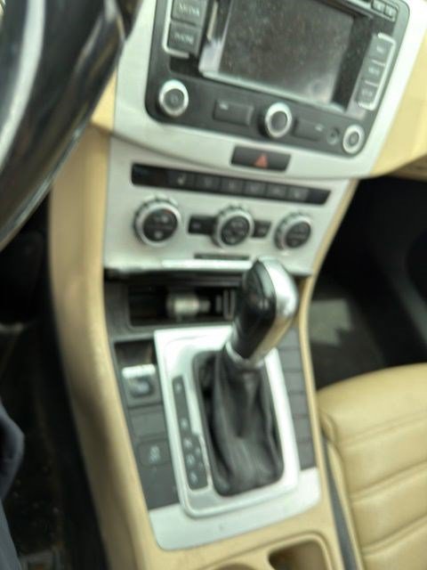 Used 2015 Volkswagen CC FWD image 13
