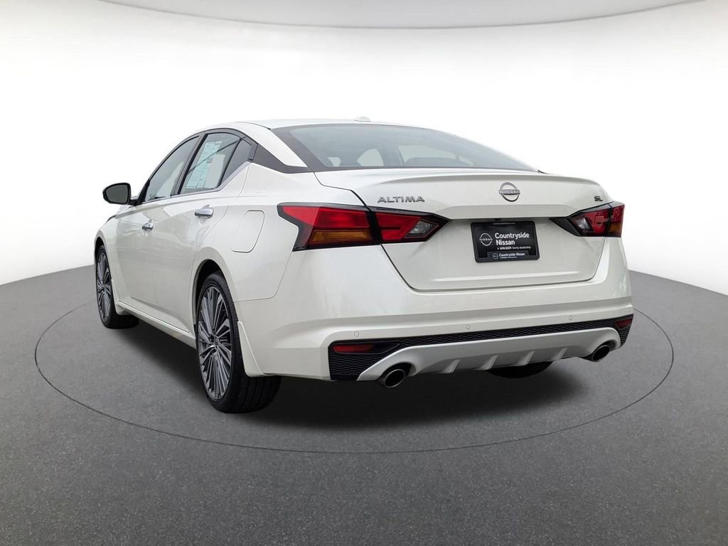 Used 2025 Nissan Altima 2.5 SL FWD image 8