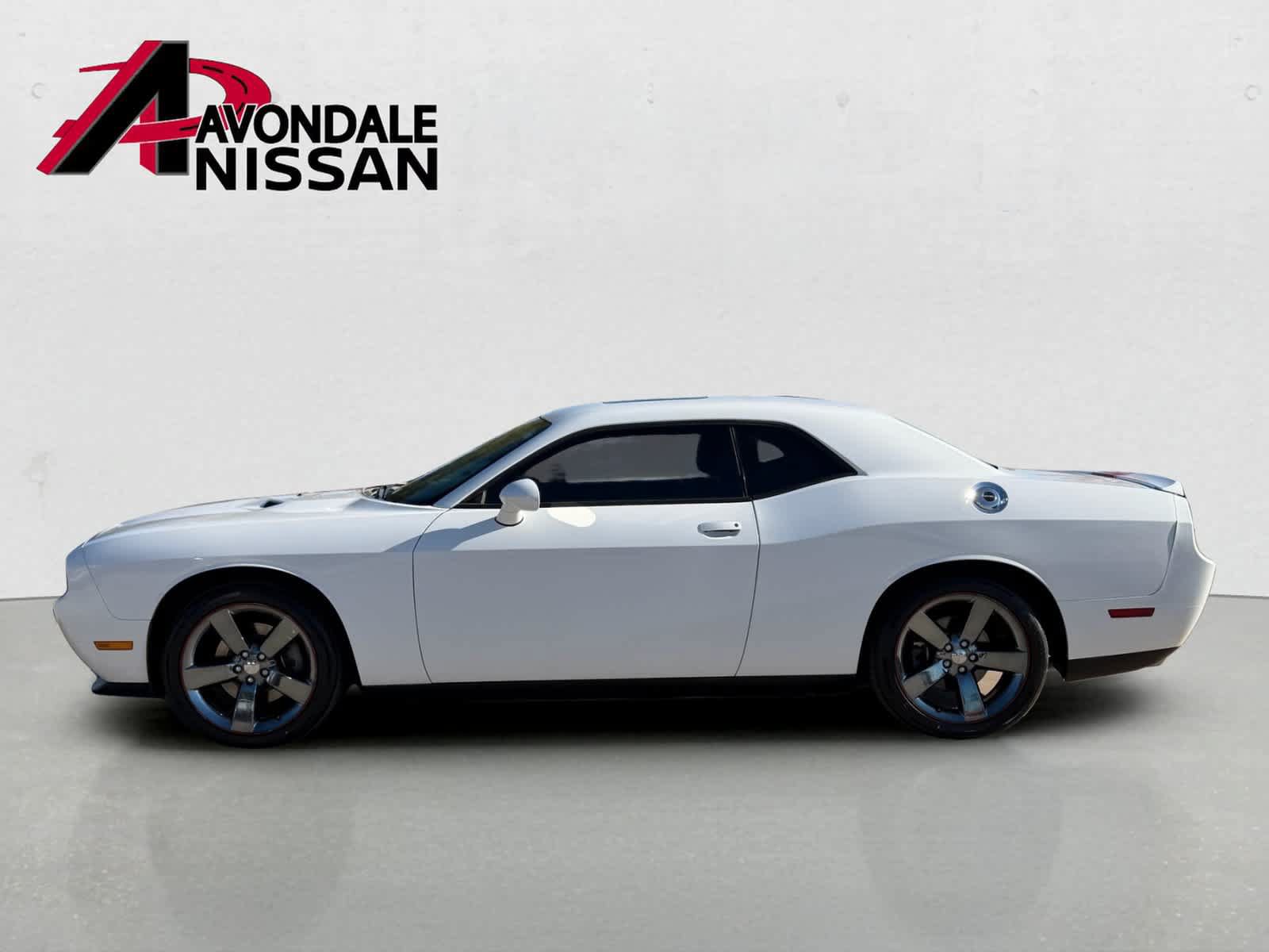 Used 2014 Dodge Challenger SXT RWD image 3